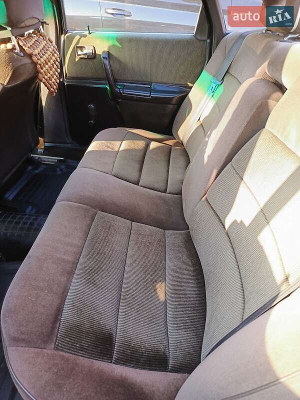 Седан Audi 100 1985 в Чернигове