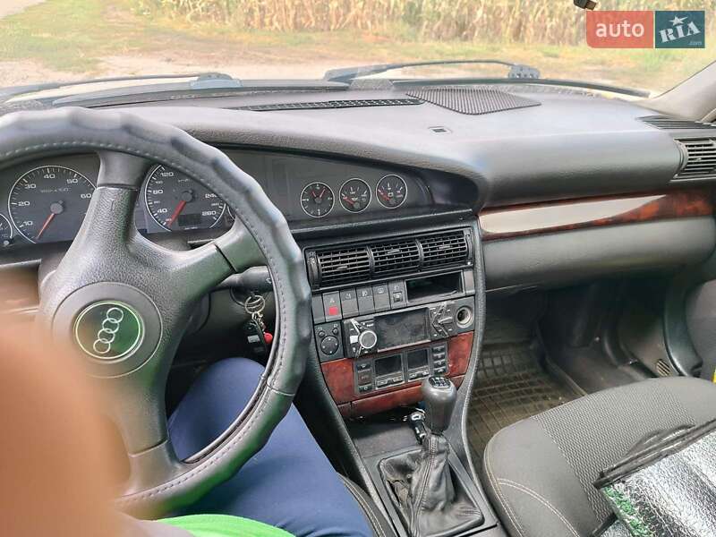 Седан Audi 100 1994 в Киеве