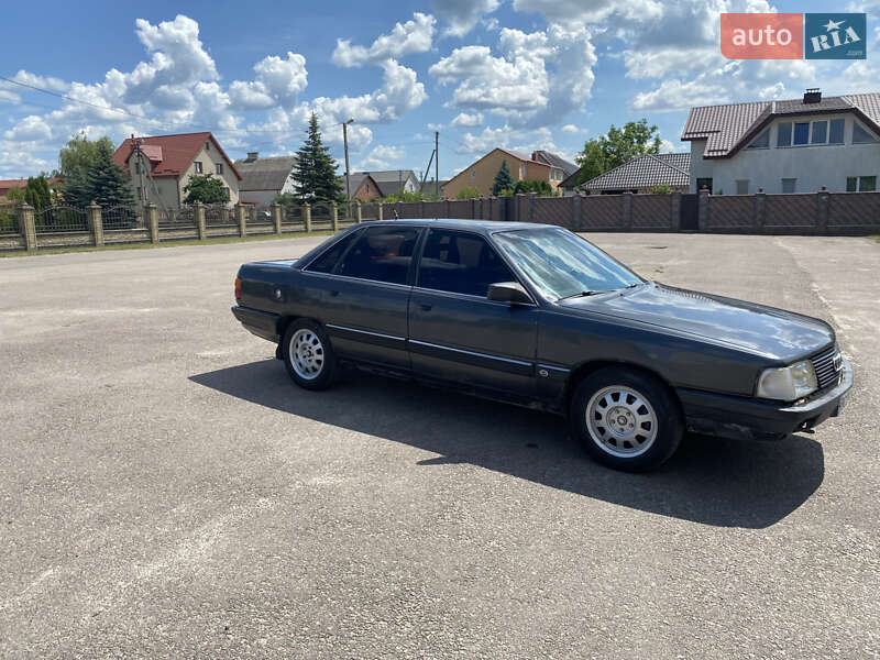 Седан Audi 100 1990 в Сумах