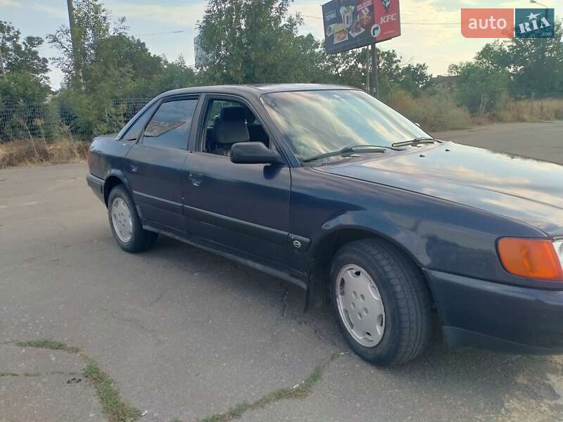 Седан Audi 100 1993 в Одессе