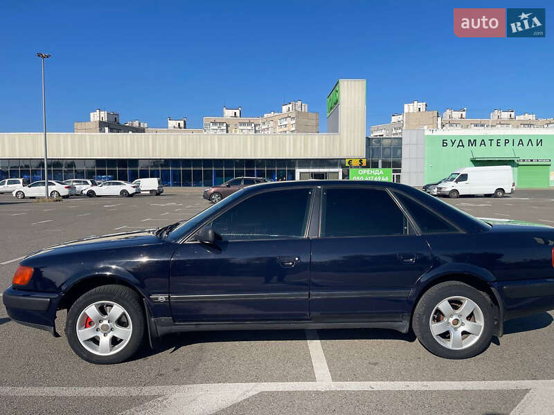 Седан Audi 100 1993 в Киеве