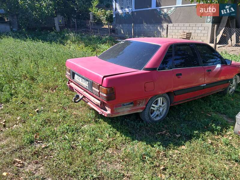 Седан Audi 100 1990 в 