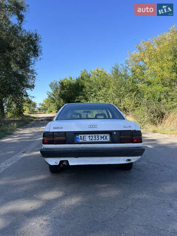 Седан Audi 100 1986 в Пещанке