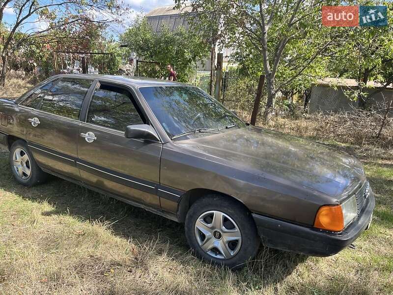Седан Audi 100 1984 в Запорожье