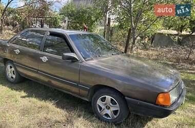 Седан Audi 100 1984 в 