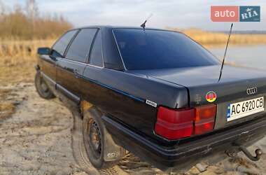 Седан Audi 100 1988 в Шацке