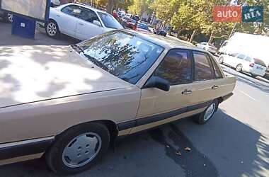 Седан Audi 100 1989 в 