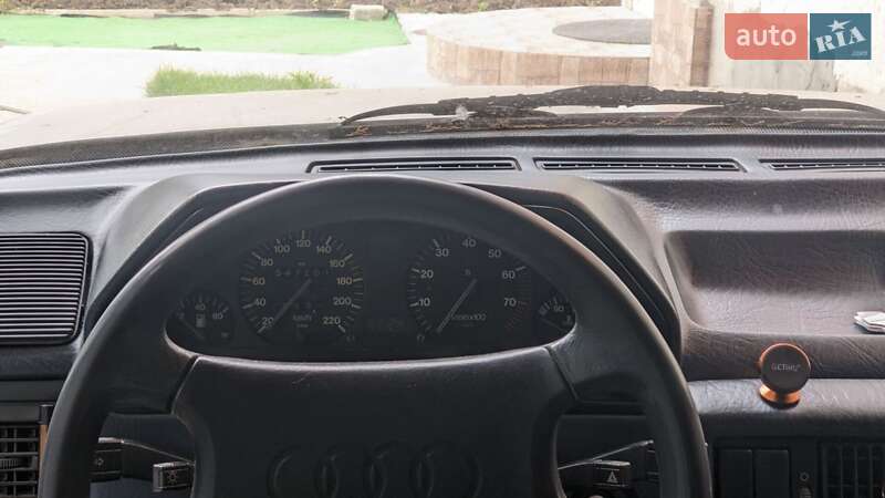 Седан Audi 100 1985 в Запорожье
