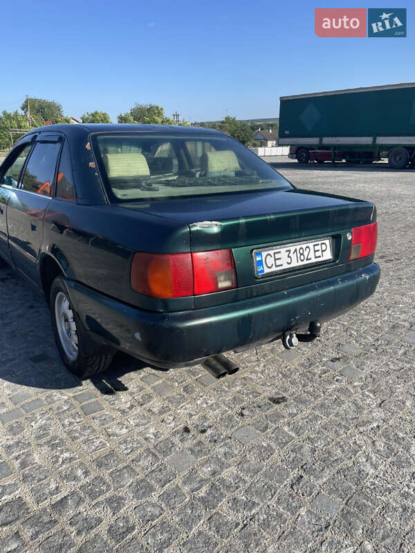 Седан Audi 100 1993 в Кельменцах