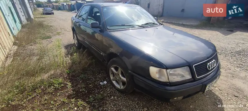 Audi 100