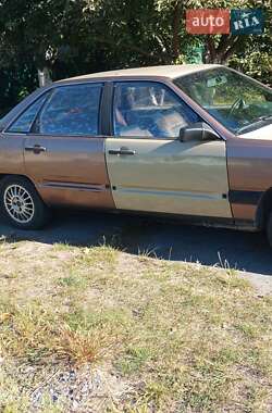 Седан Audi 100 1984 в 