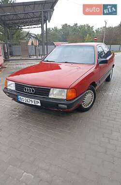 Седан Audi 100 1990 в Хоросткове