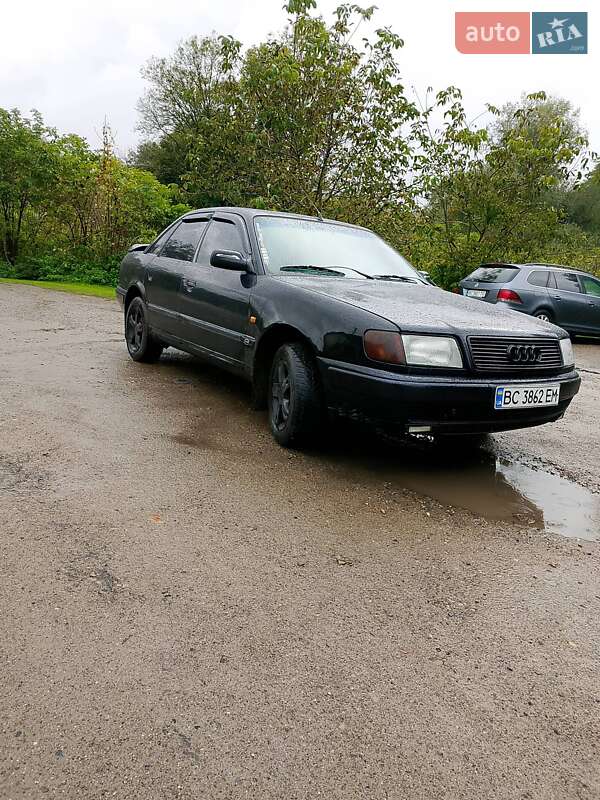 Седан Audi 100 1992 в Городке