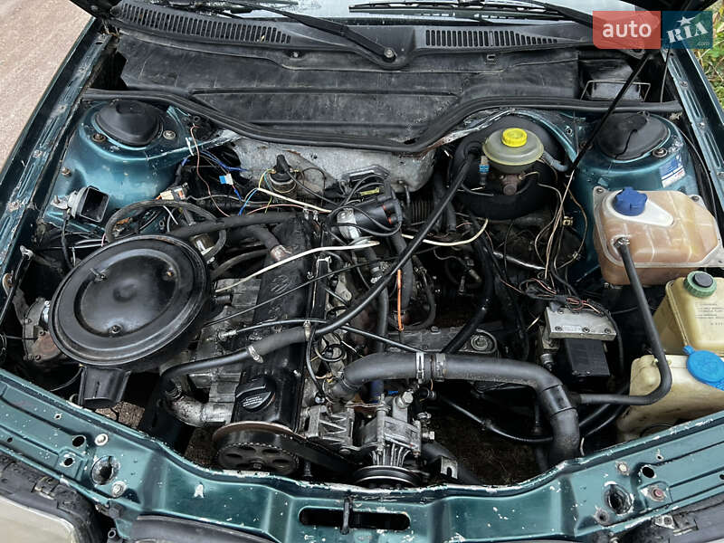 Седан Audi 100 1994 в Коростене