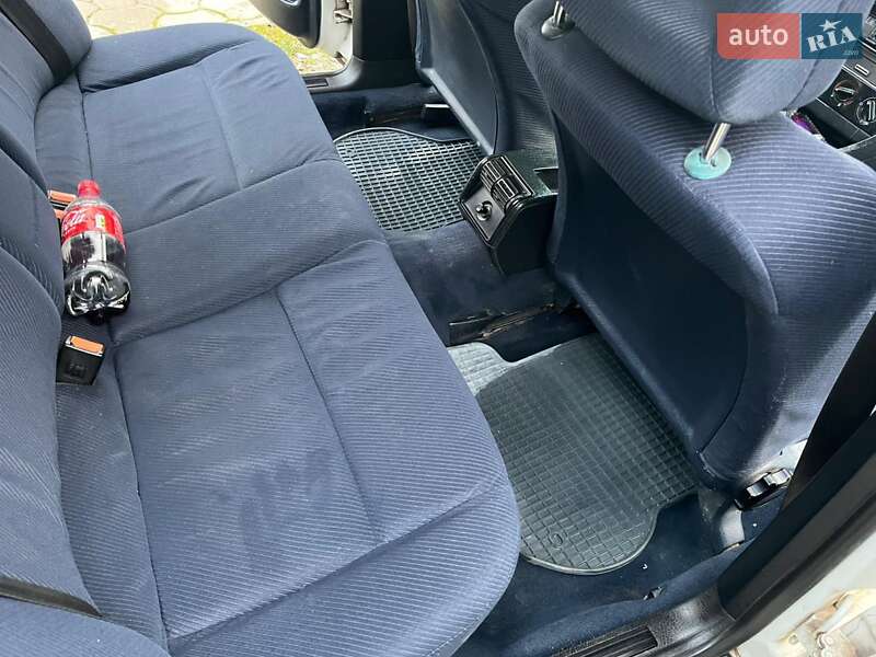 Седан Audi 100 1991 в Борщеві