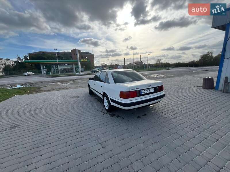 Седан Audi 100 1991 в Борщеві