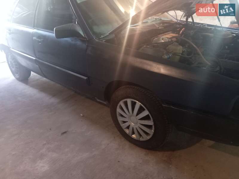 Седан Audi 100 1986 в Гощі фото 3 Седан Audi 100 1986 в Гощі