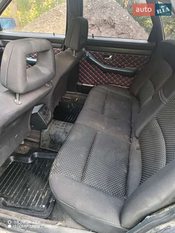 Седан Audi 100 1986 в Черновцах
