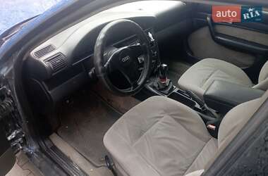 Седан Audi 100 1991 в  фото 4 Седан Audi 100 1991 в