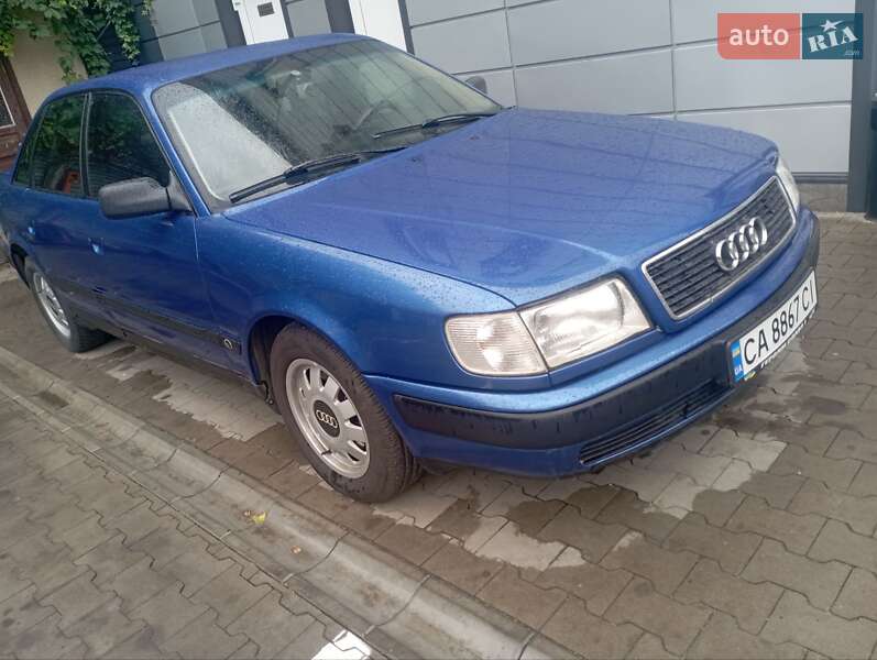 Седан Audi 100 1991 в  фото Седан Audi 100 1991 в