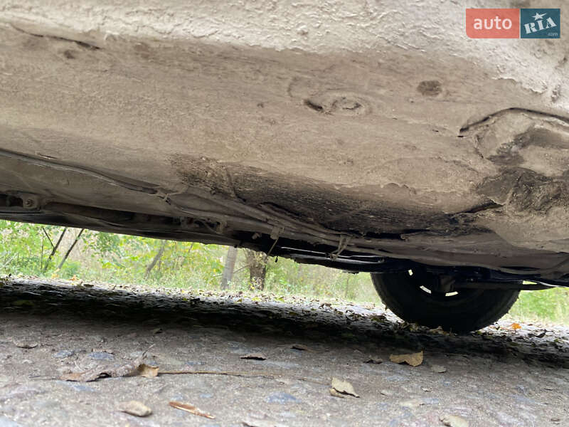 Седан Audi 100 1988 в Шумске