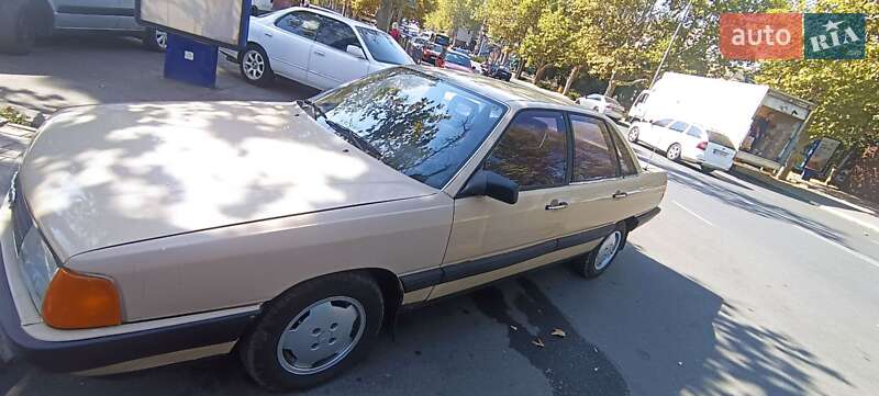 Седан Audi 100 1989 в Чорноморську