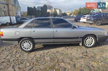 Седан Audi 100 1984 в  фото 4 Седан Audi 100 1984 в