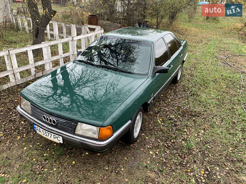 Седан Audi 100 1988 в Киеве