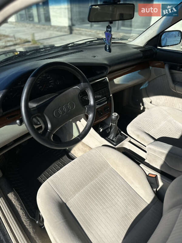 Седан Audi 100 1991 в Чорткові
