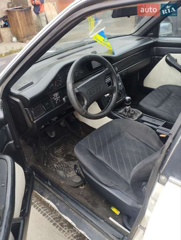 Седан Audi 100 1990 в Березному