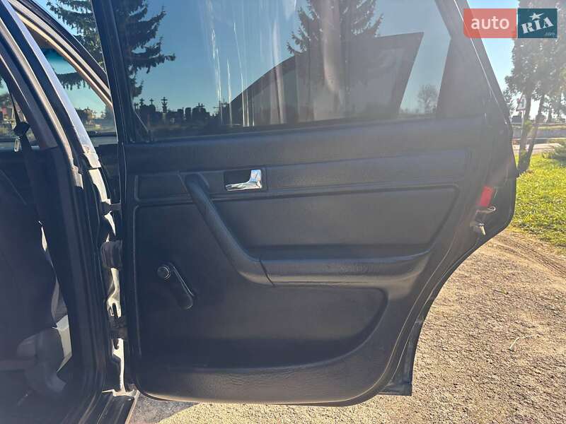 Седан Audi 100 1992 в Скалате