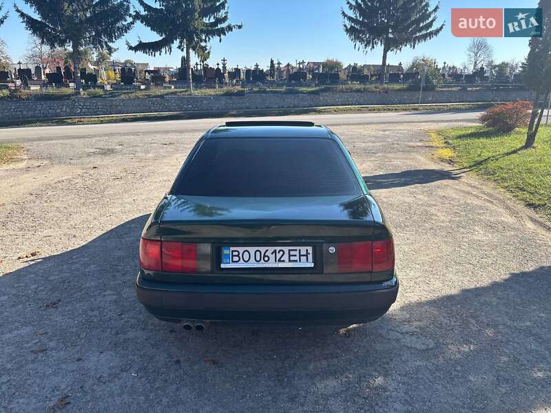 Седан Audi 100 1992 в Скалате