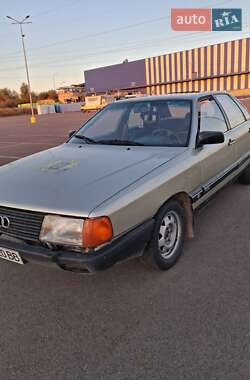 Седан Audi 100 1986 в Здолбунове