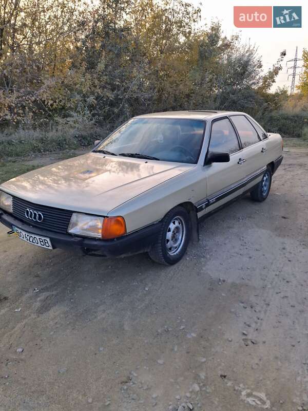 Седан Audi 100 1986 в Здолбуніві
