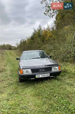 Седан Audi 100 1987 в Ровно