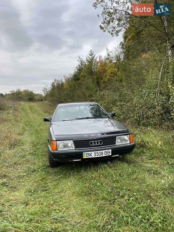 Седан Audi 100 1987 в Ровно фото Седан Audi 100 1987 в Ровно