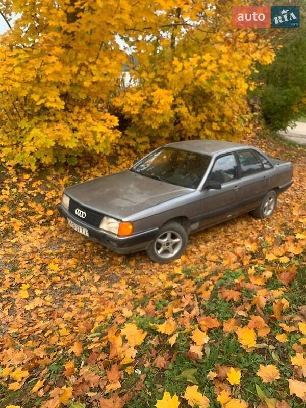 Седан Audi 100 1984 в Ланівці