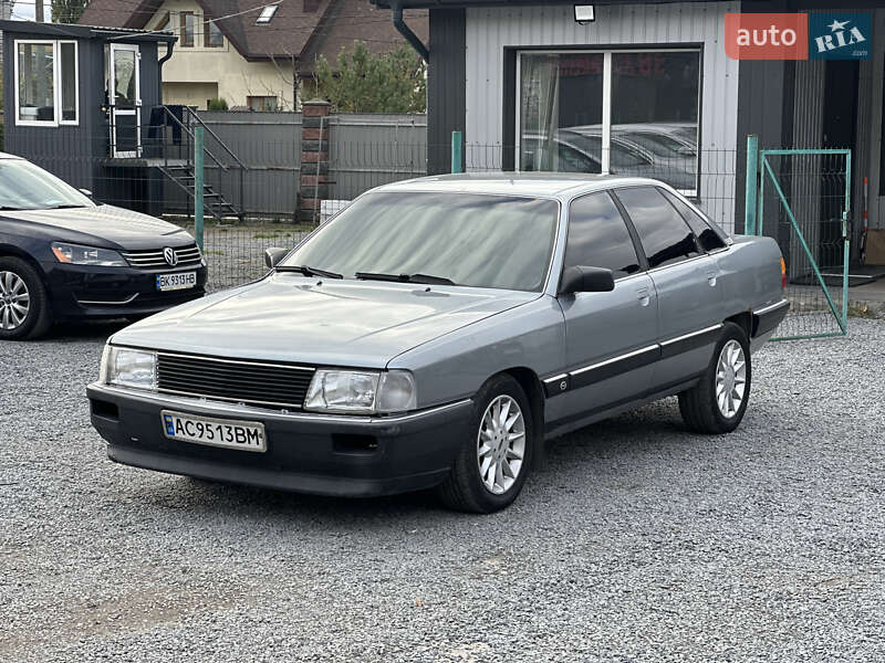 Седан Audi 100 1984 в Ровно