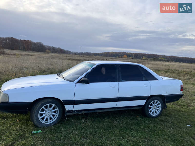 Седан Audi 100 1990 в Чернівцях