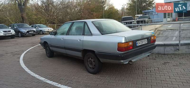 Седан Audi 100 1989 в Киеве
