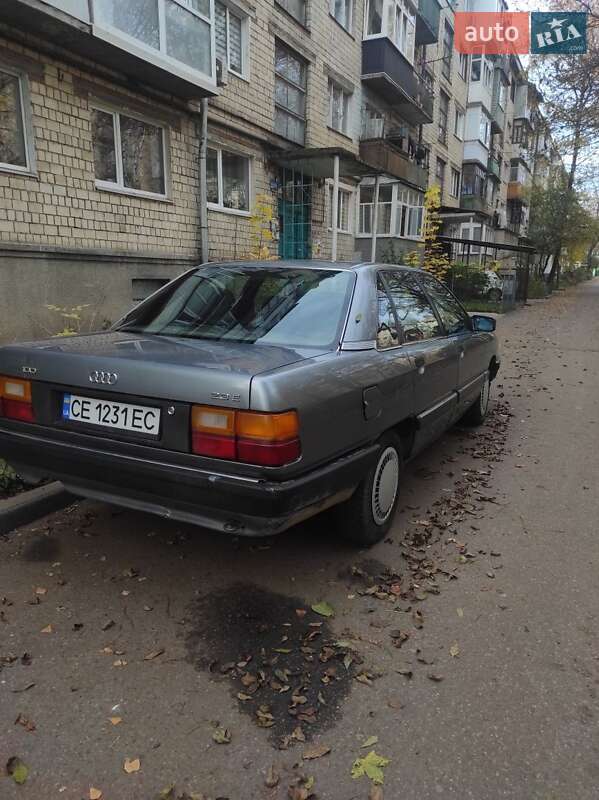Седан Audi 100 1990 в Черновцах