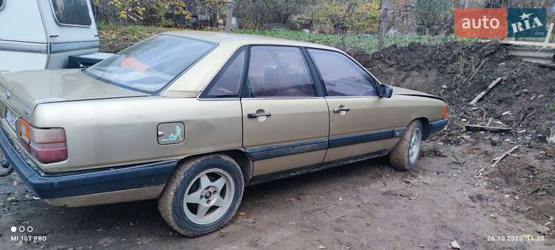 Седан Audi 100 1987 в Лубнах