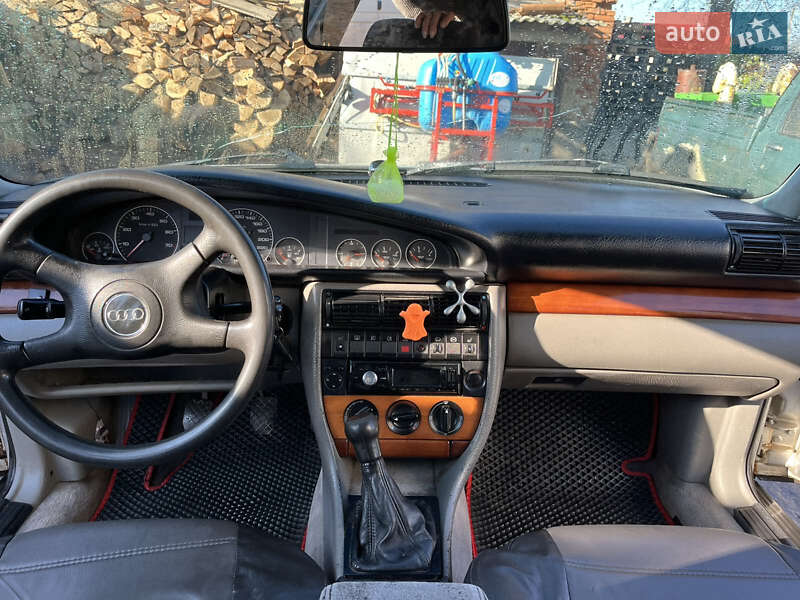 Седан Audi 100 1991 в Бобрке