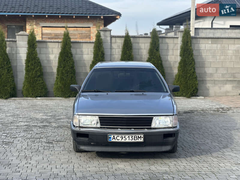 Седан Audi 100 1984 в Ровно