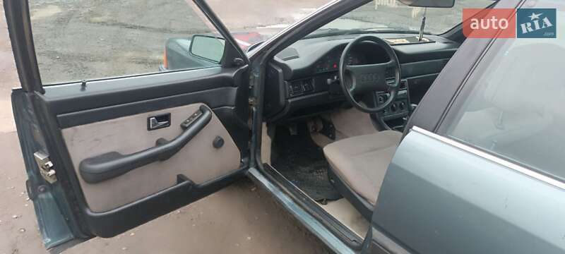 Седан Audi 100 1988 в Ровно