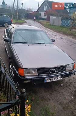 Седан Audi 100 1985 в Глухове