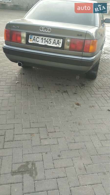 Седан Audi 100 1991 в Любешове