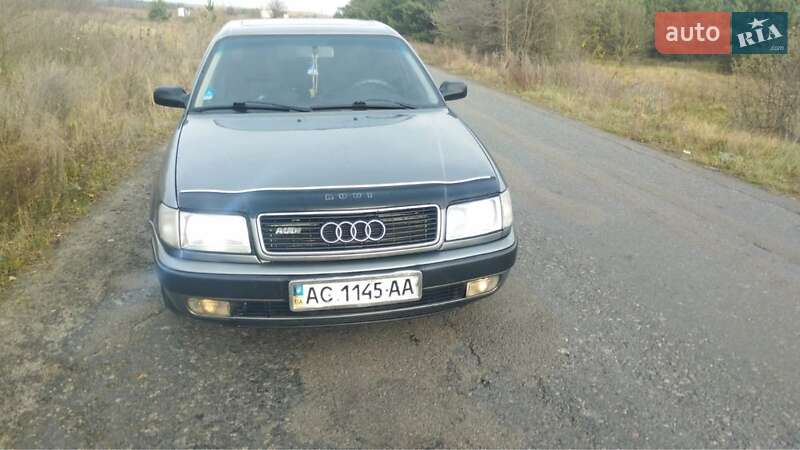 Седан Audi 100 1991 в Любешове