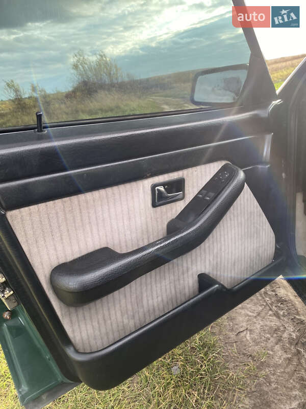 Седан Audi 100 1990 в Ровно