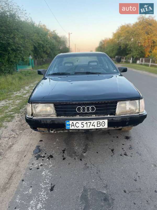 Седан Audi 100 1983 в Ратным